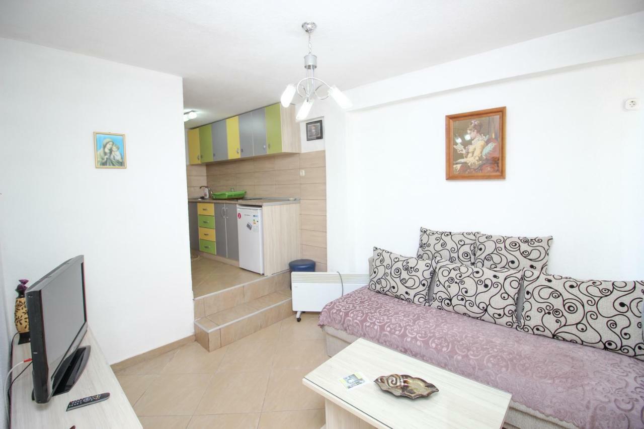 Apartmani Mishe Vevcani ภายนอก รูปภาพ